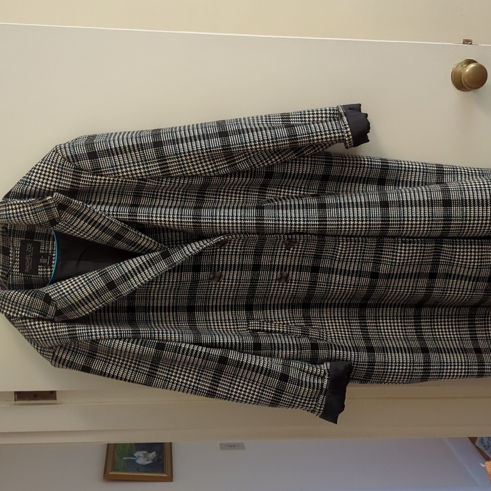 Stylish Black and White Plaid Coat